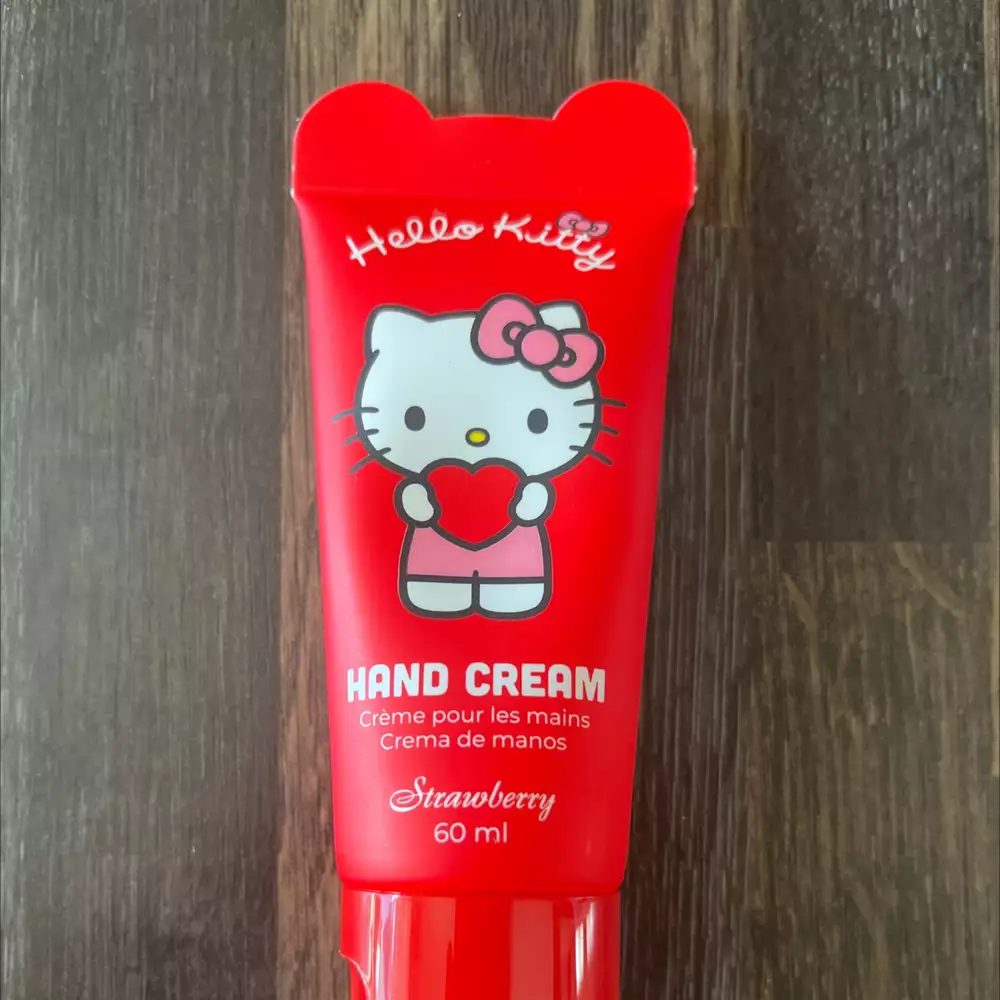 HELLO KITTY - Crème pour les mains strawberry