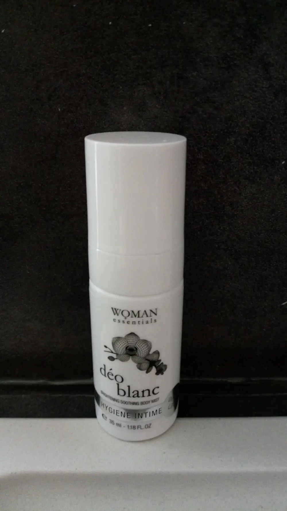 WOMAN ESSENTIALS - Déo blanc - Hygiène intime