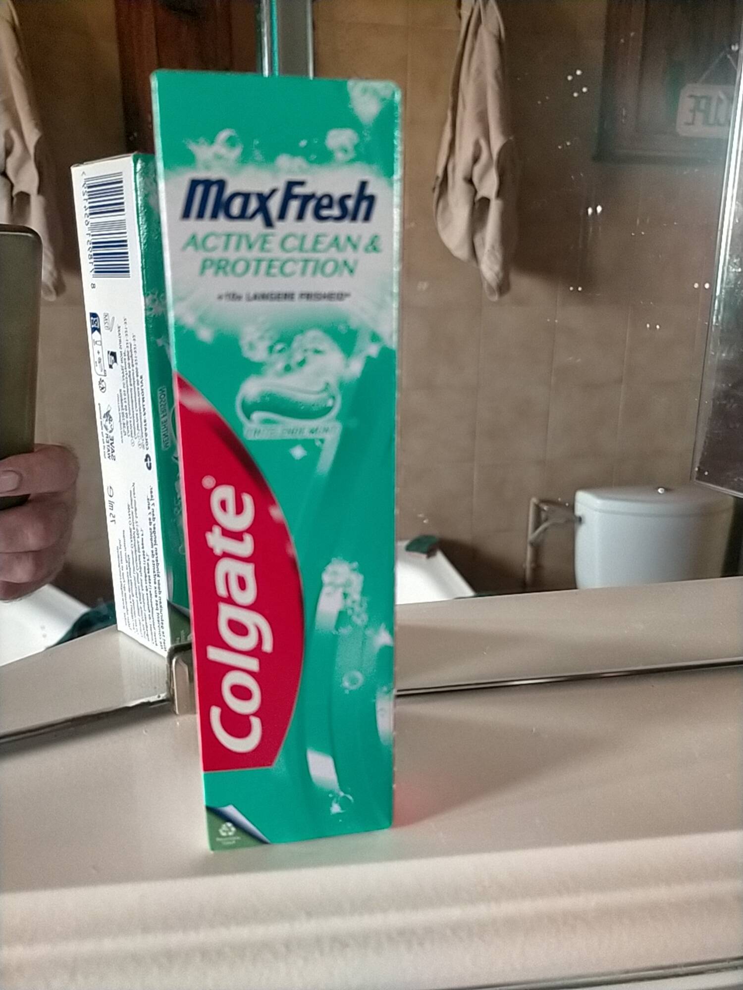 COLGATE - Maxfresh active clean & protection