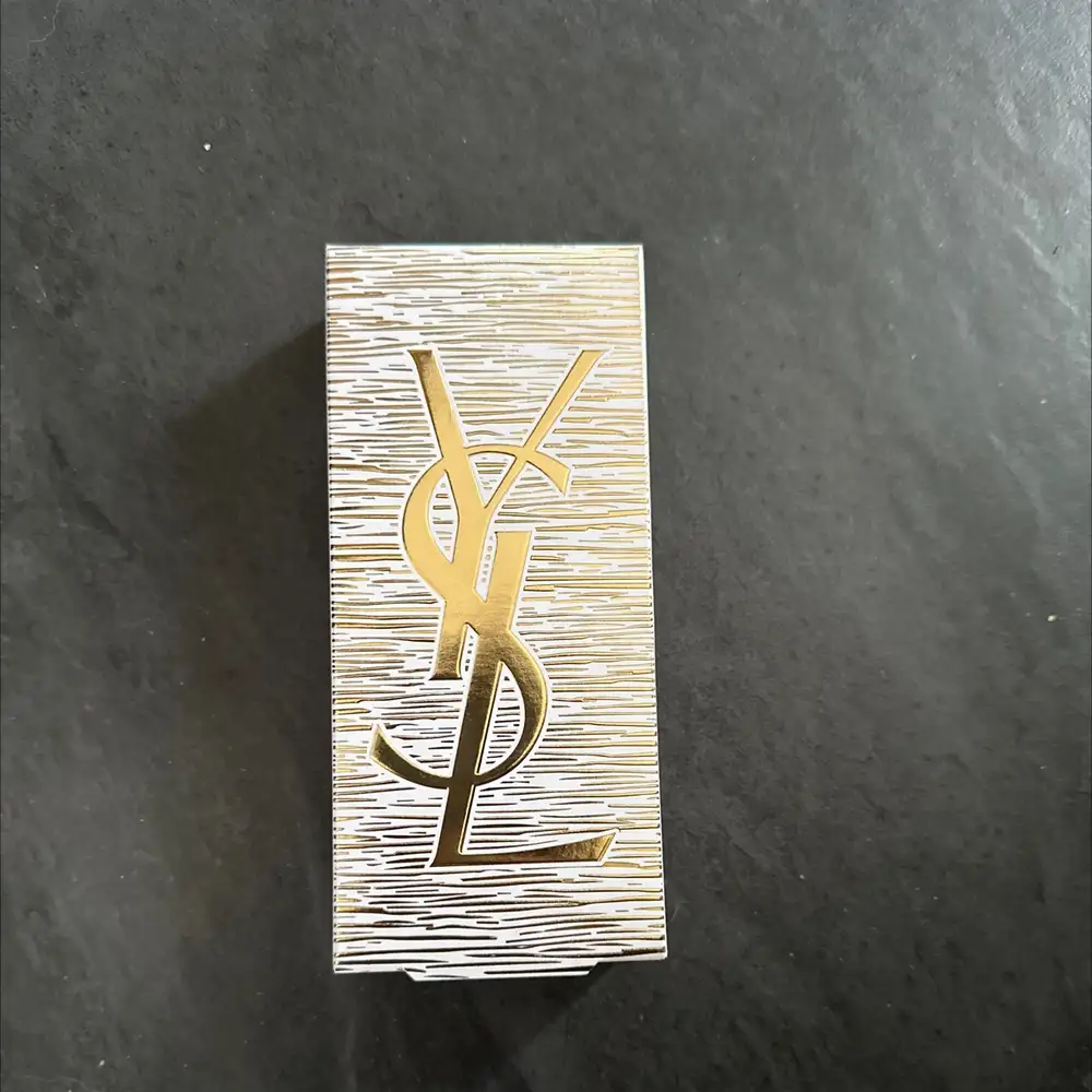 YVES SAINT LAURENT - Rouge à lèvres couleur satinée