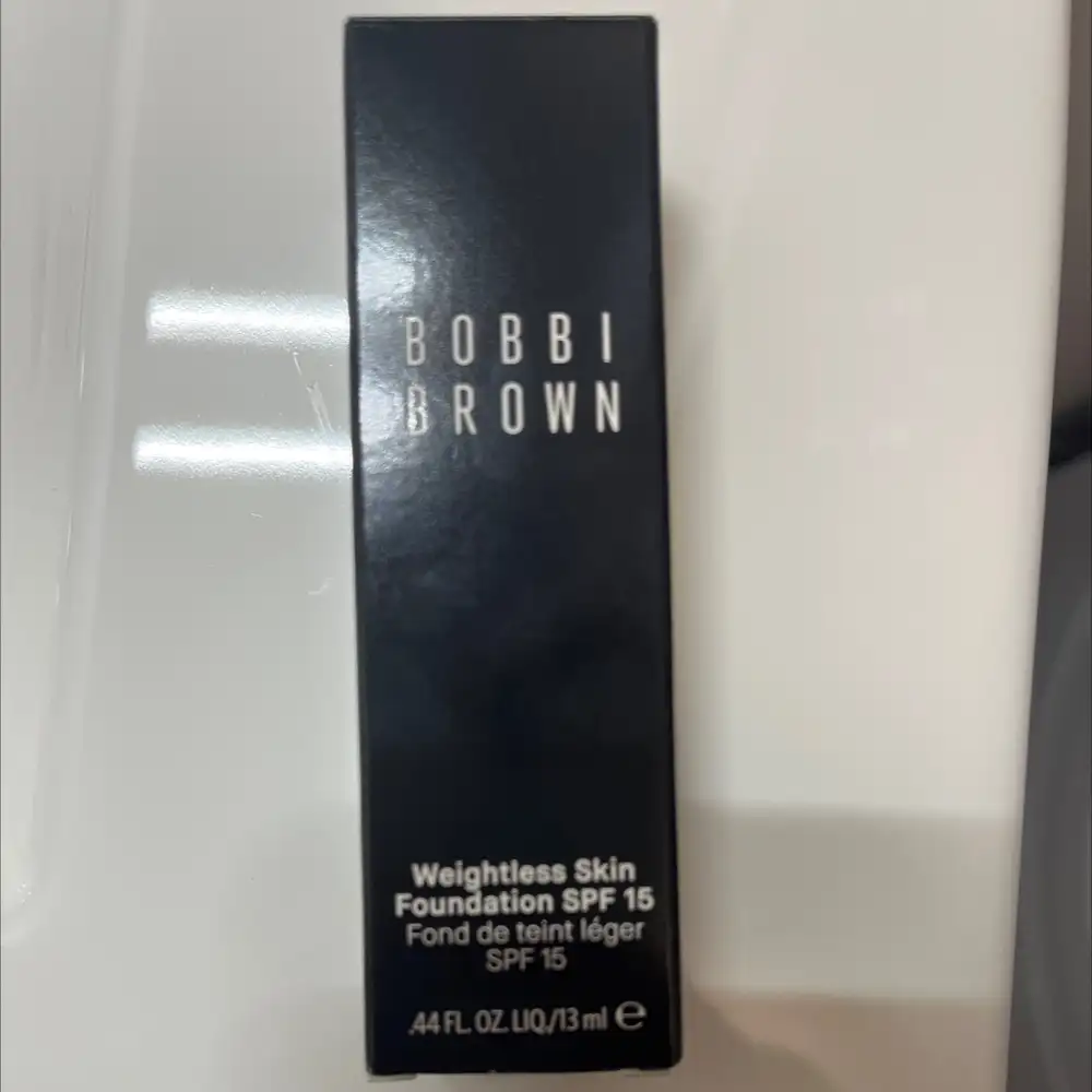 BOBBI BROWN - Fond de teint léger SPF 15