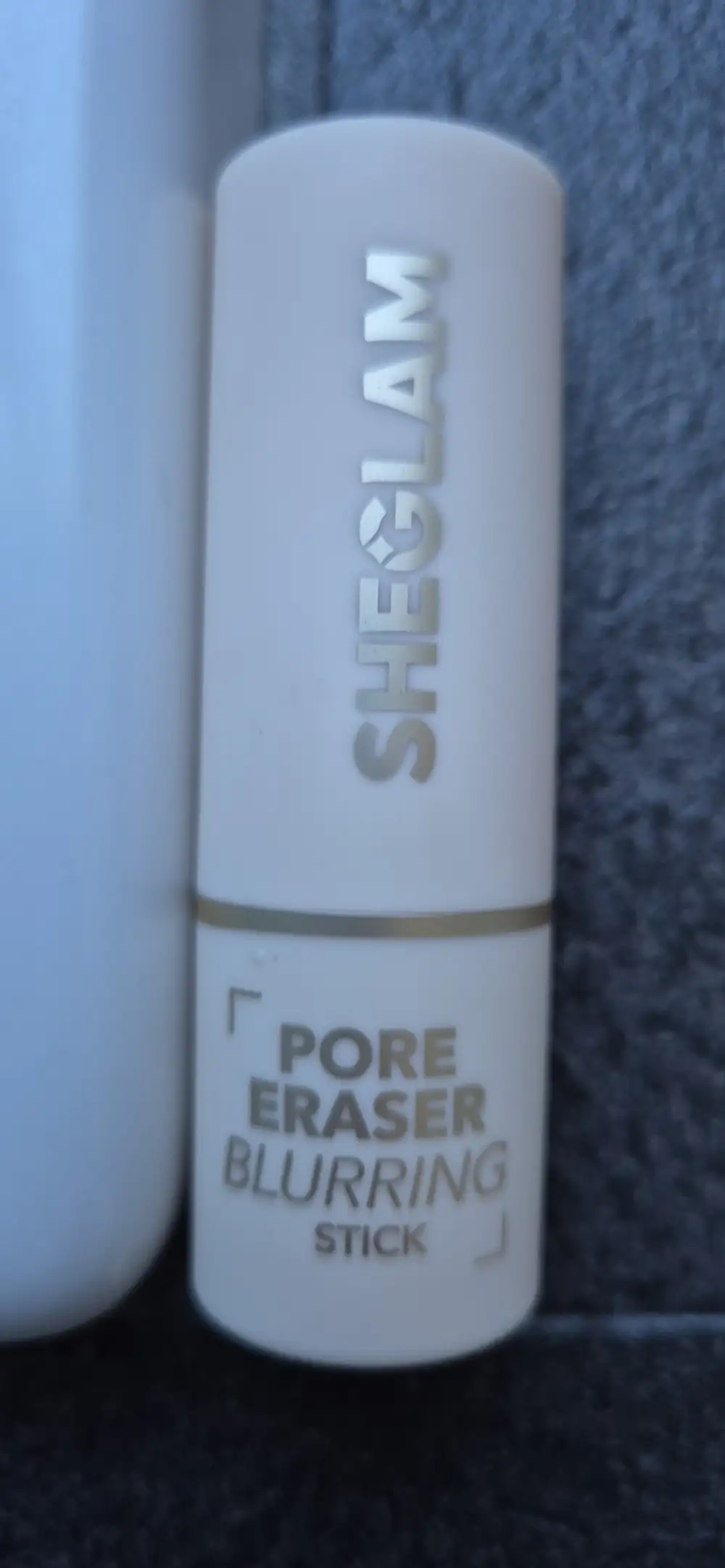 SHEGLAM - Pore eraser - Blurring stick