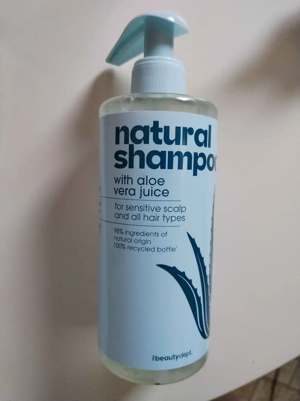 THE BEAUTY DEPT - Natural shampoo with aloe vera juice 