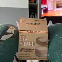 REVOLUTION - Translucent IRL filter - Poudre libre et compacte 2-en-1