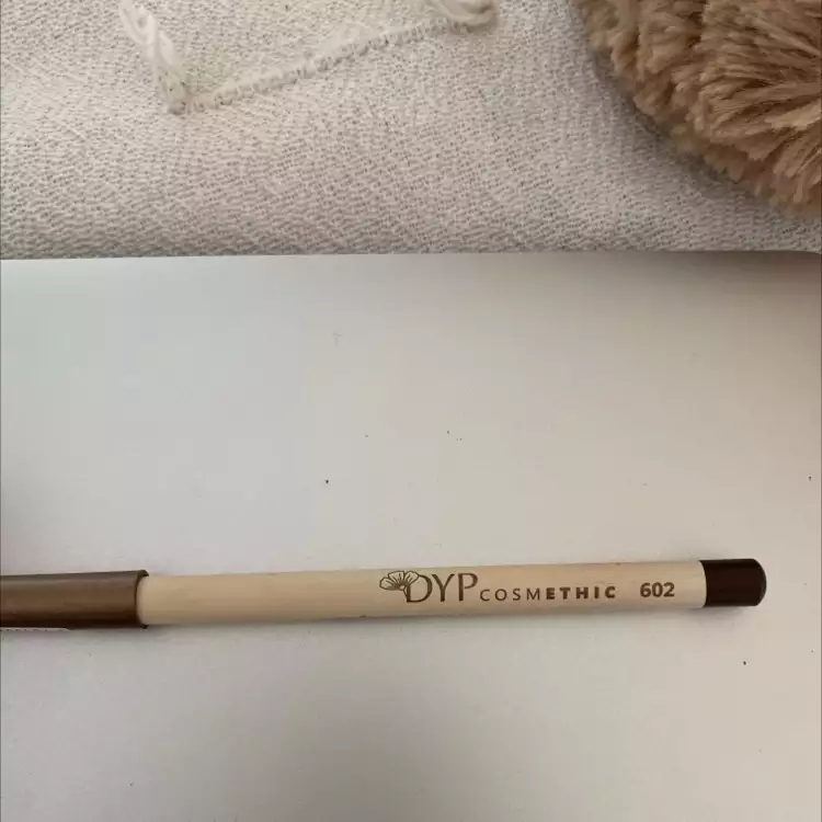 DYP COSMETHIC - Crayon yeux et lèvres 602