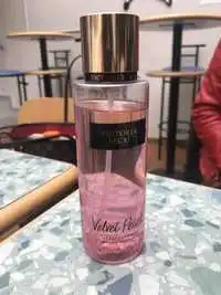 VICTORIA'S SECRET - Velvet Petals - Brume parfumée