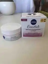 NIVEA - Essentials - Creme de dia nutritivo FP 30