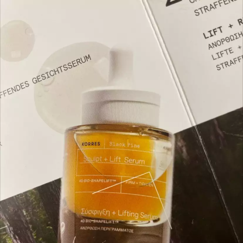 KORRES - Black pine - Sculpt + Lift serum