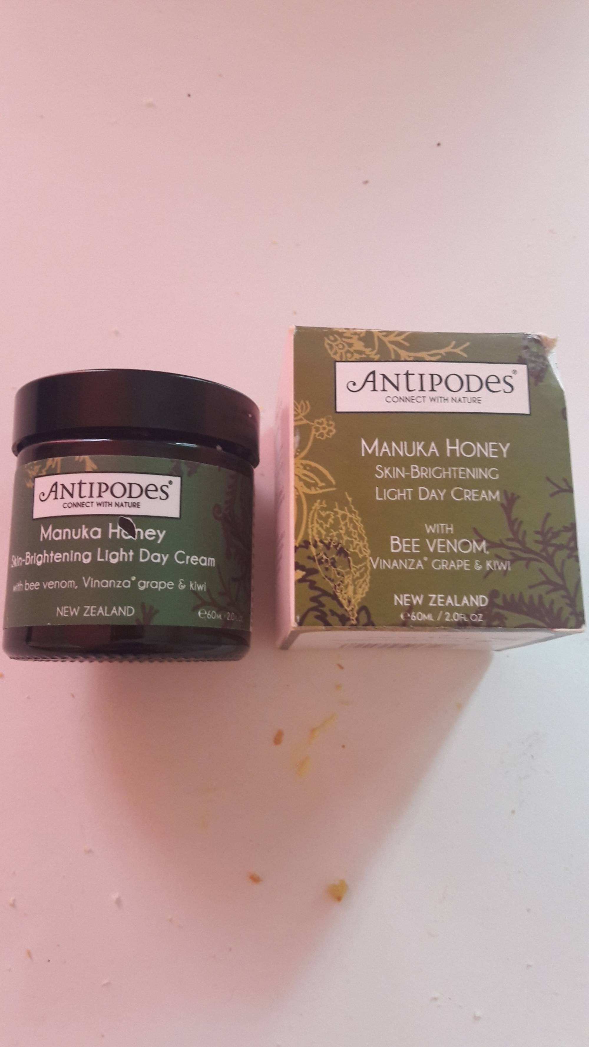 ANTIPODES - Manuka honey - Skin-brightening - Light day cream