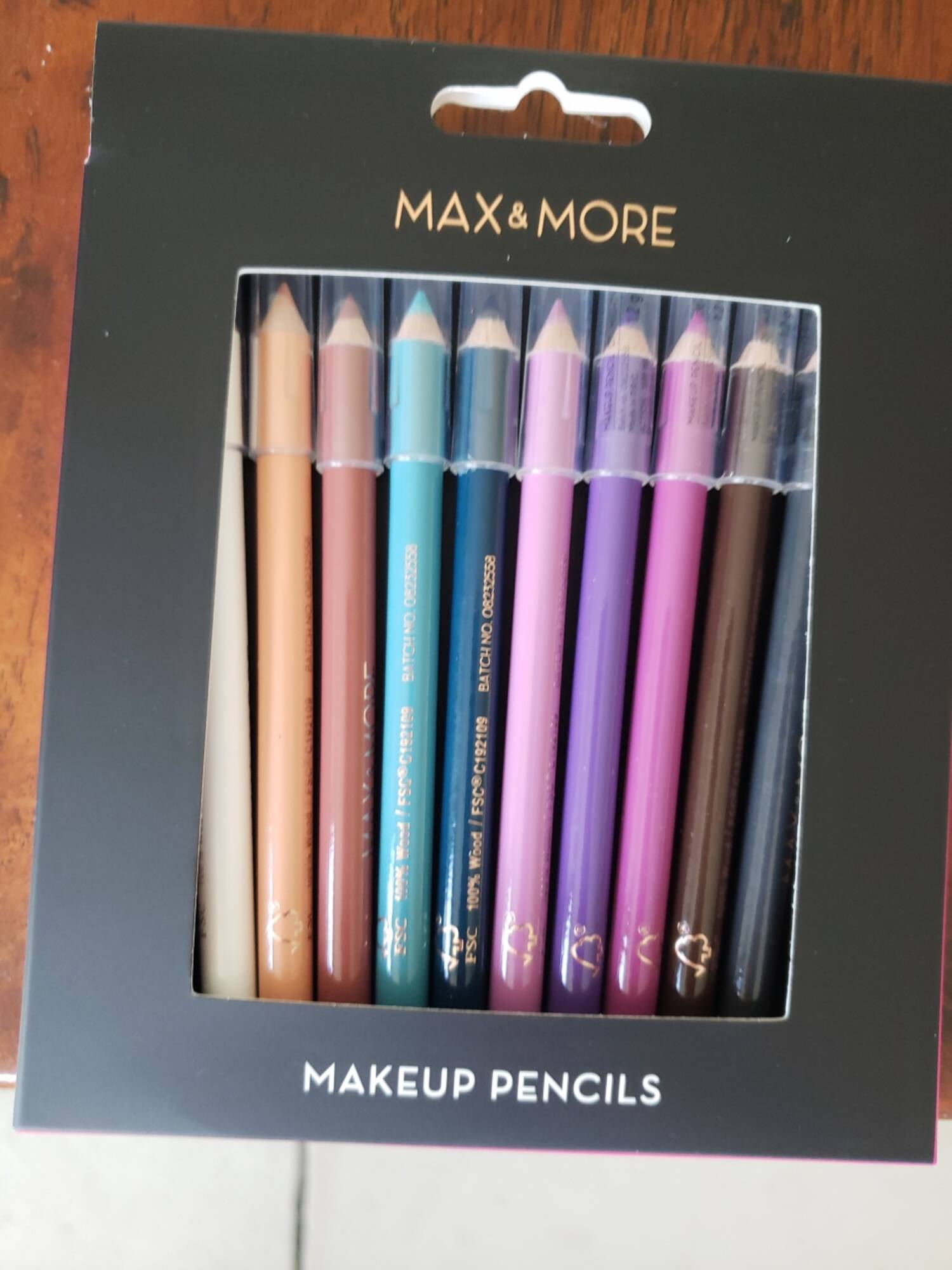 MAX & MORE - Makeup pencils