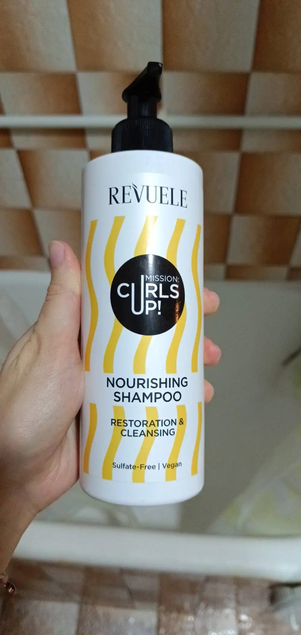 REVUELLE - Mission Curls up - Nourishing shampoo
