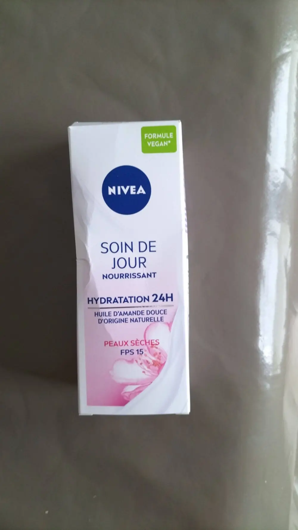 NIVEA - Soin de jour nourrissant hydratation 24h FPS15