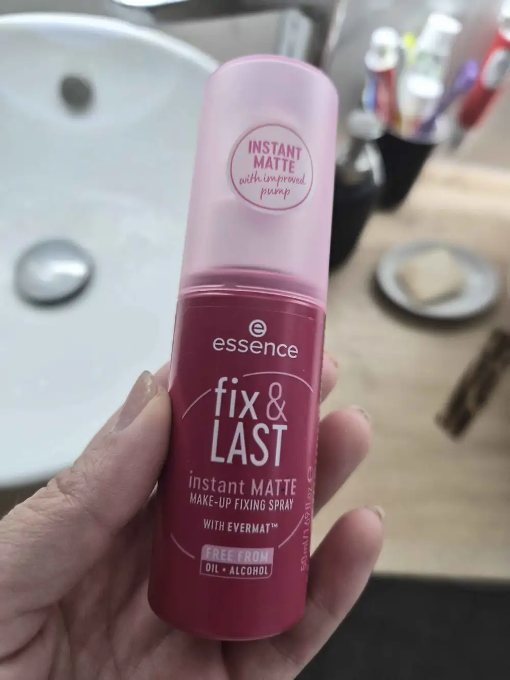 ESSENCE - Fix & last - Make-up fixing spray