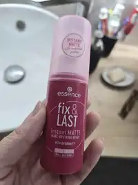 ESSENCE - Fix & last - Make-up fixing spray