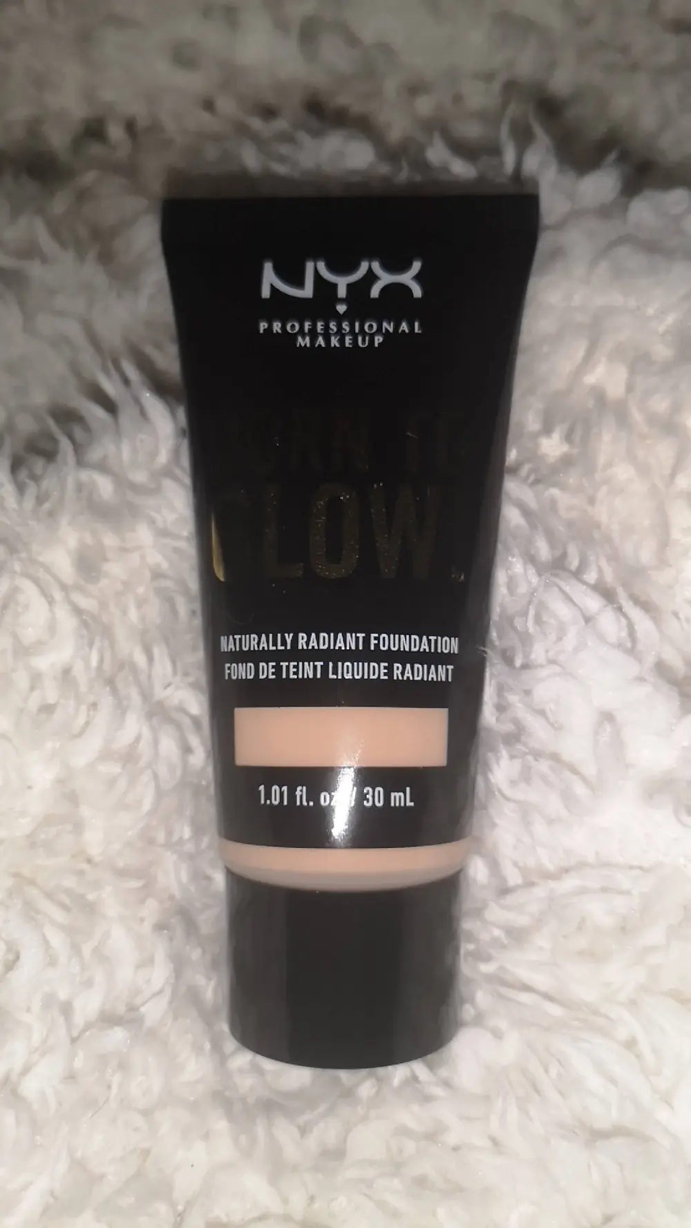 NYX PROFESSIONAL MAKEUP - Born to glow - Fond de teint liquide radiant