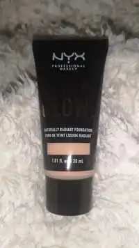 NYX PROFESSIONAL MAKEUP - Born to glow - Fond de teint liquide radiant