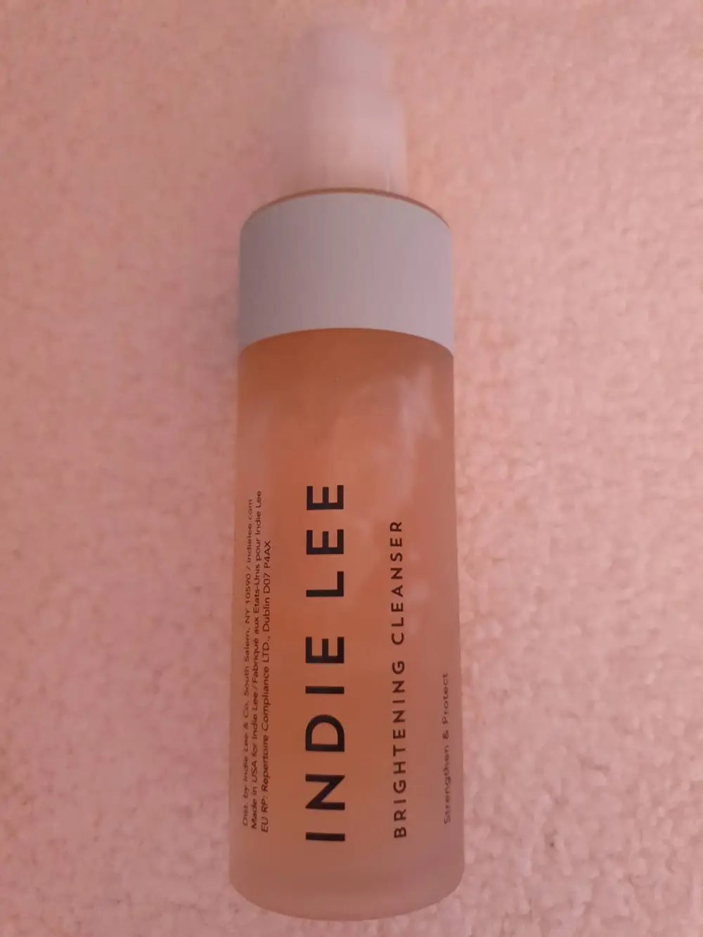 INDIE LEE - Brightening cleanser