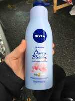 NIVEA - Cherry Blossom - Oil in lotion