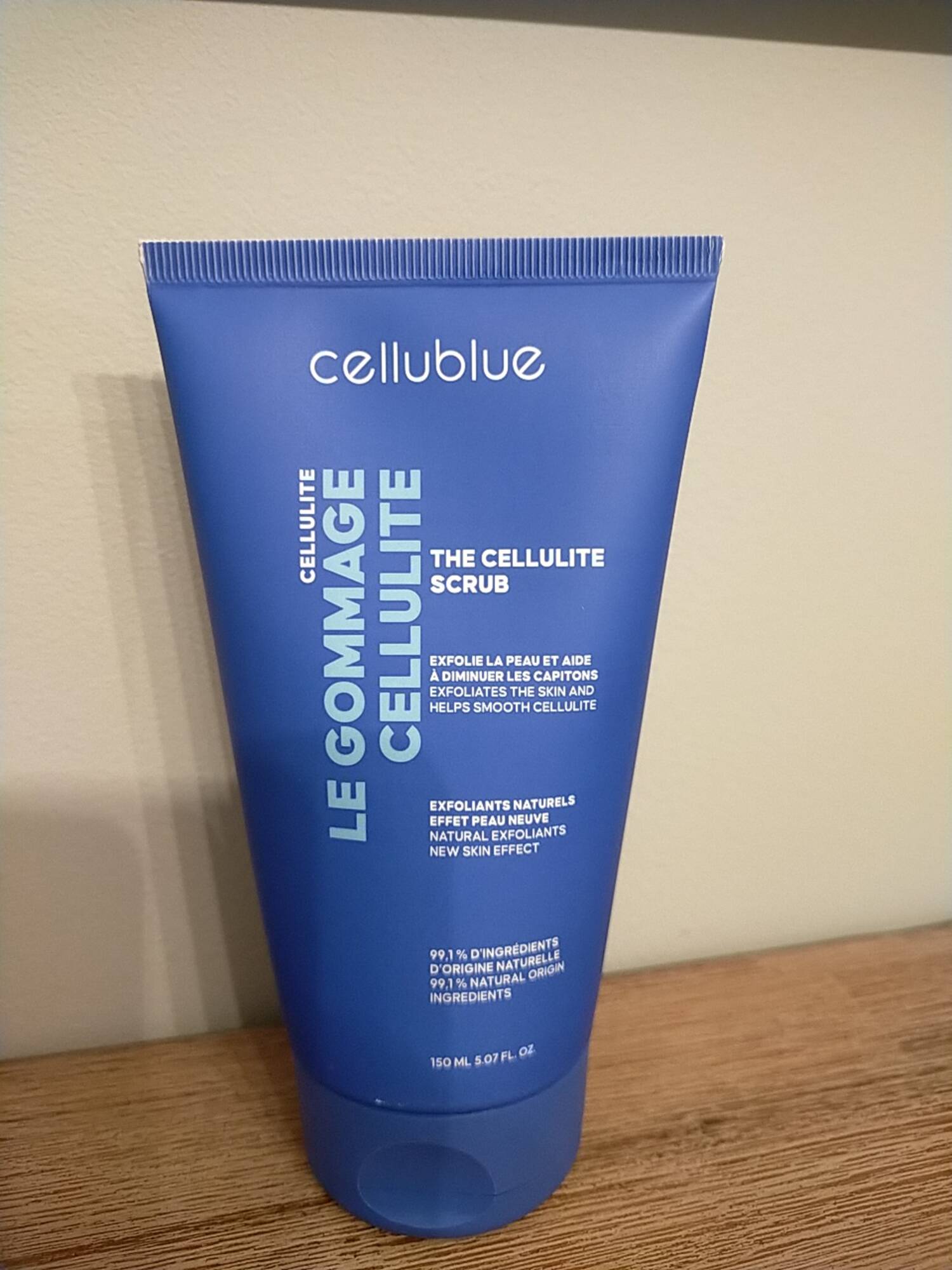 CELLUBLUE - Le gommage cellulite