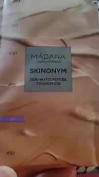 MÁDARA - Skinonym - Semi-matte peptide foundation