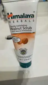 HIMALAYA HERBALS - Walnut scrub - Gentle exfoliating