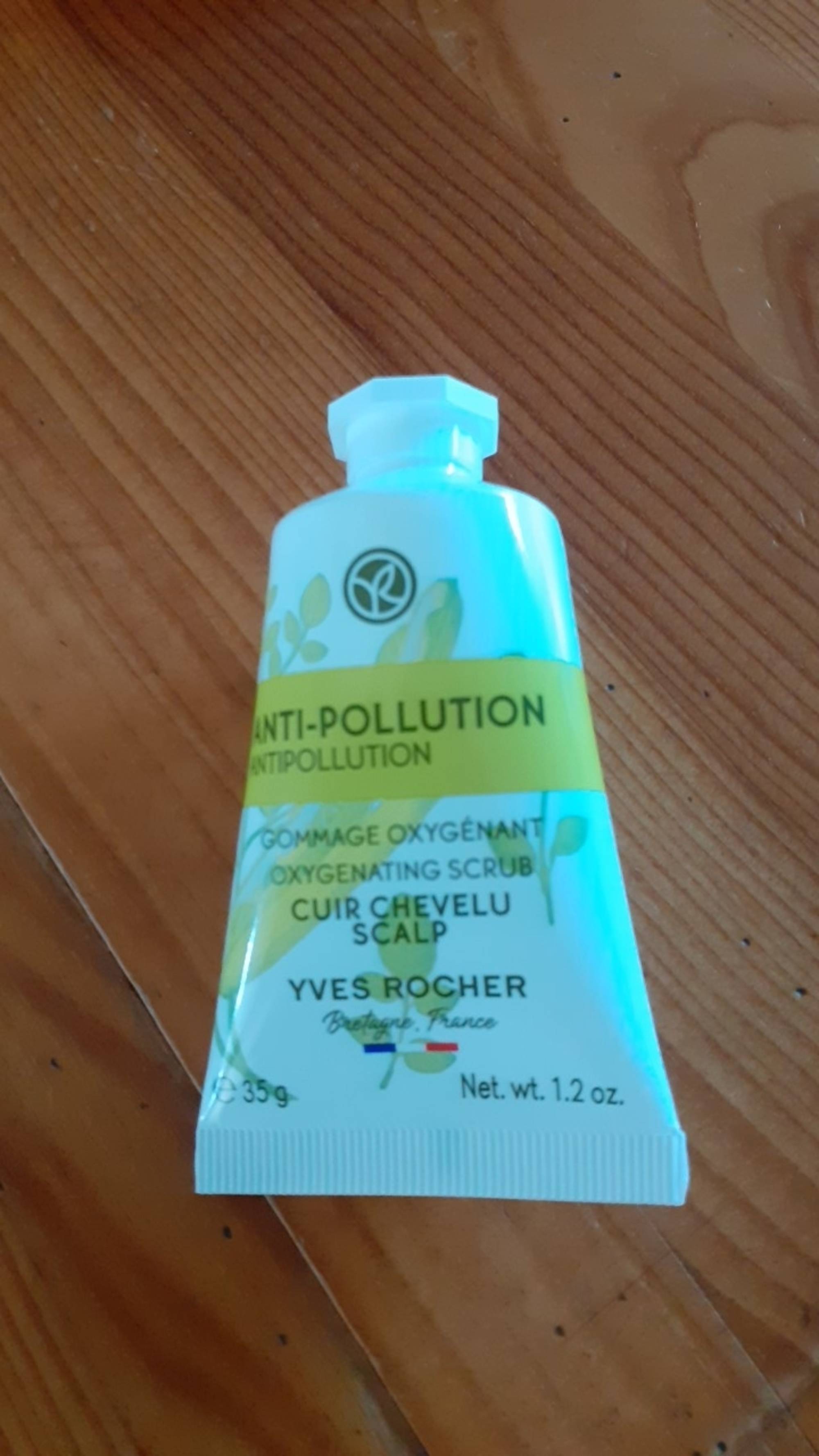 YVES ROCHER - Anti-pollution - Gommage oxygénant