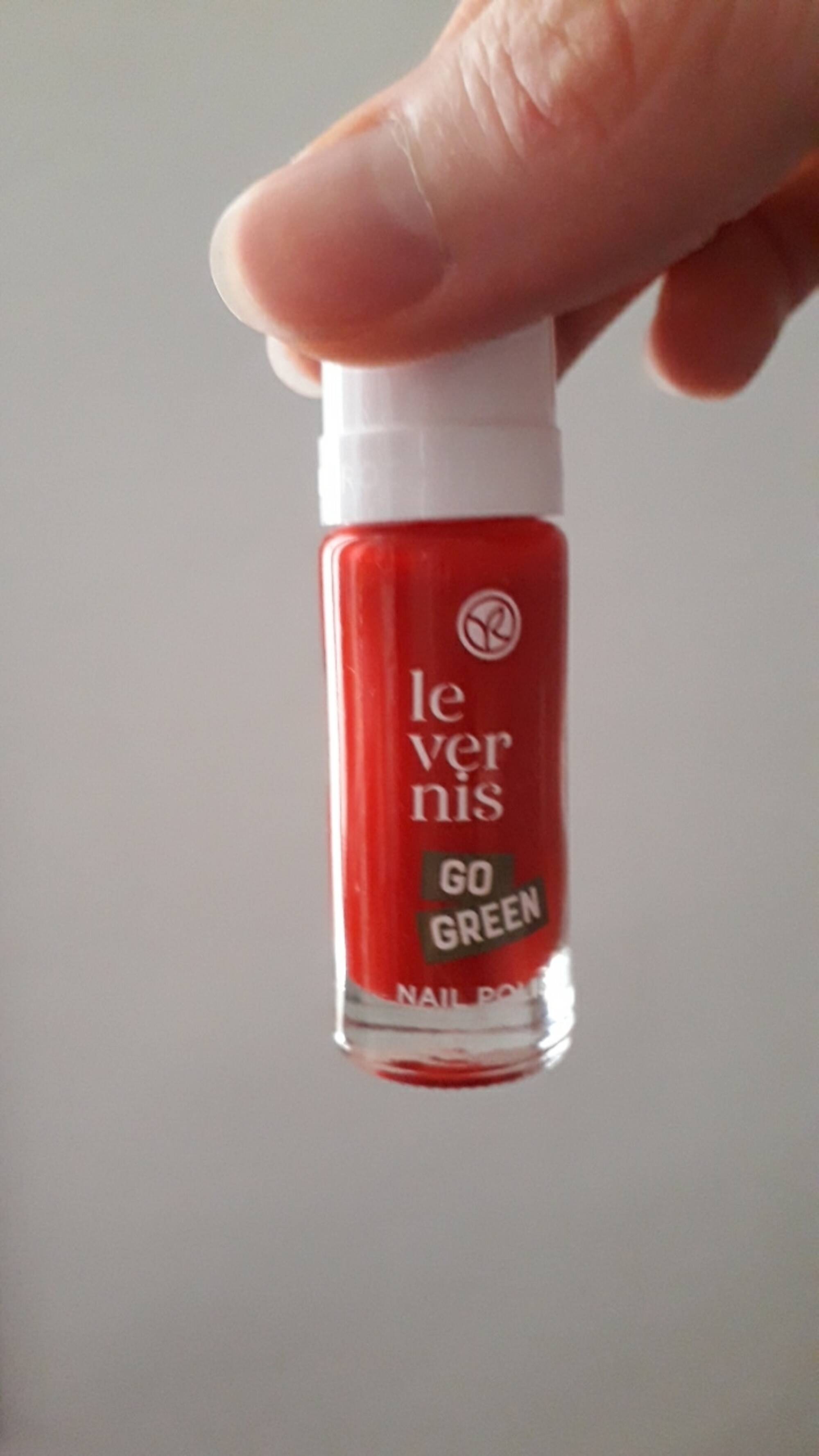 YVES ROCHER - Go green - Le vernis 23 rouge amaryllis