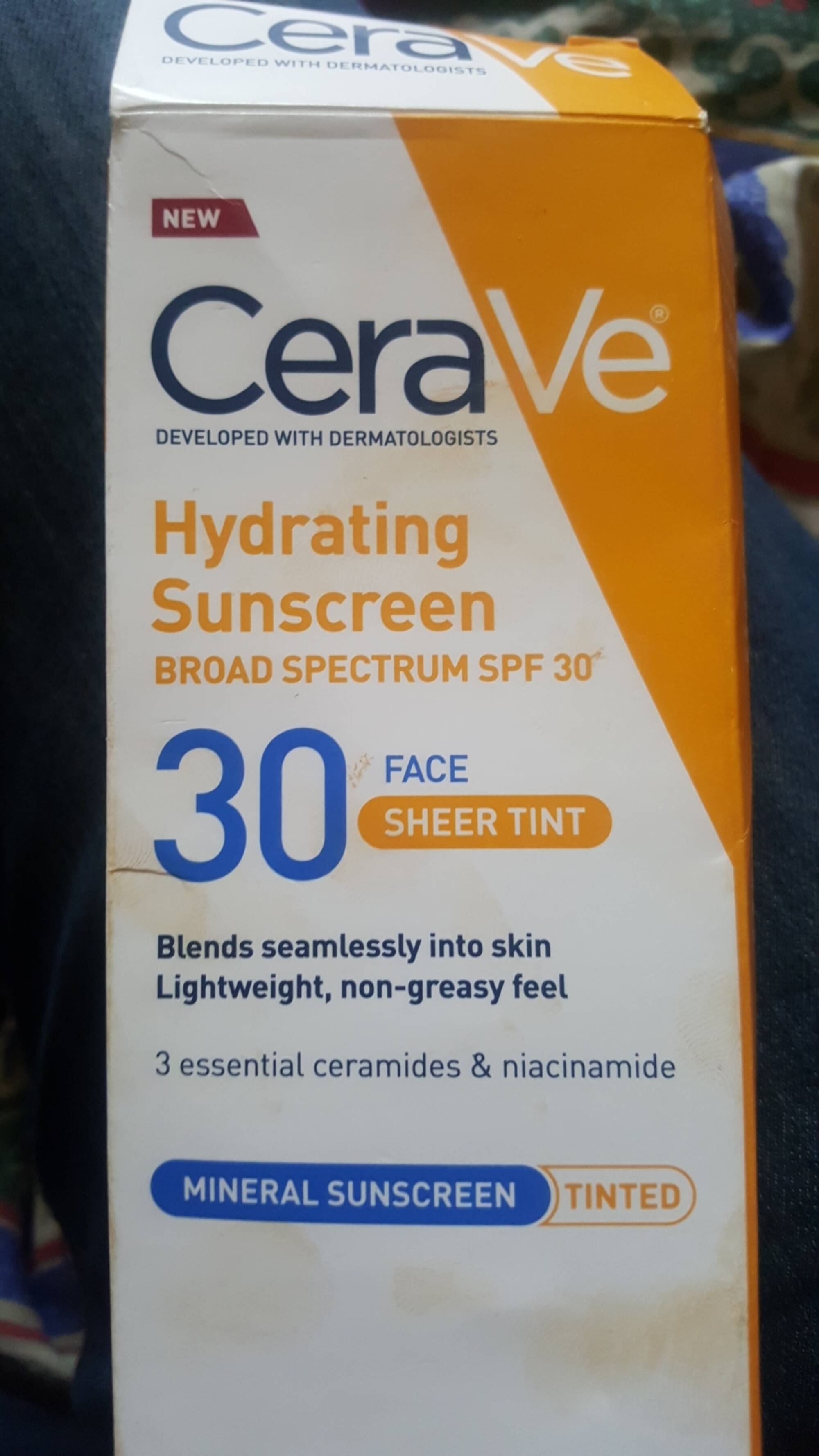 CERAVÉ - Hydrating sunscreen 30 face sheer tint