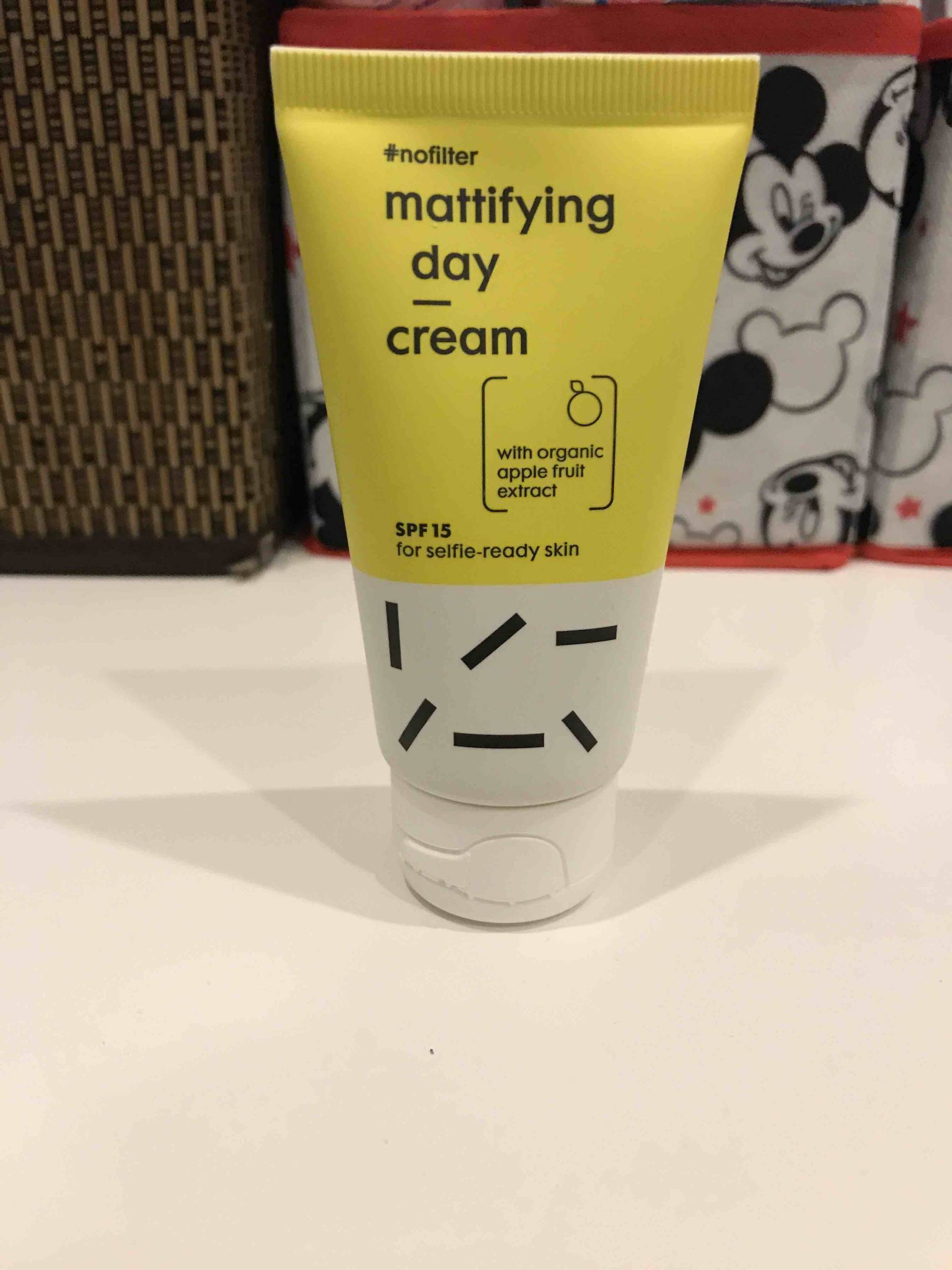 HEMA - Mattifying day cream SPF 15