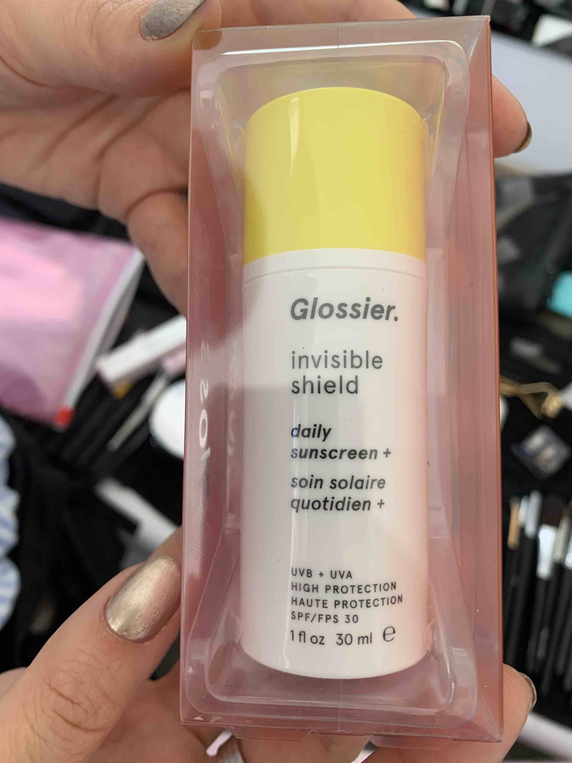 GLOSSIER - Invisible shield - Soin solaire quotidien FPS 30