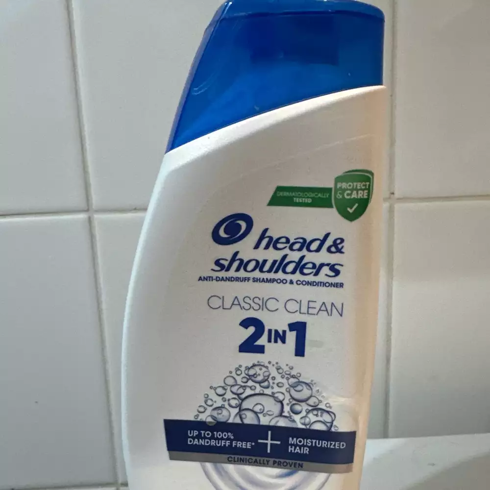 HEAD AND SHOULDERS - Classic clean  2in1 - Anti-dandruff shampoo & conditioner& conditioner