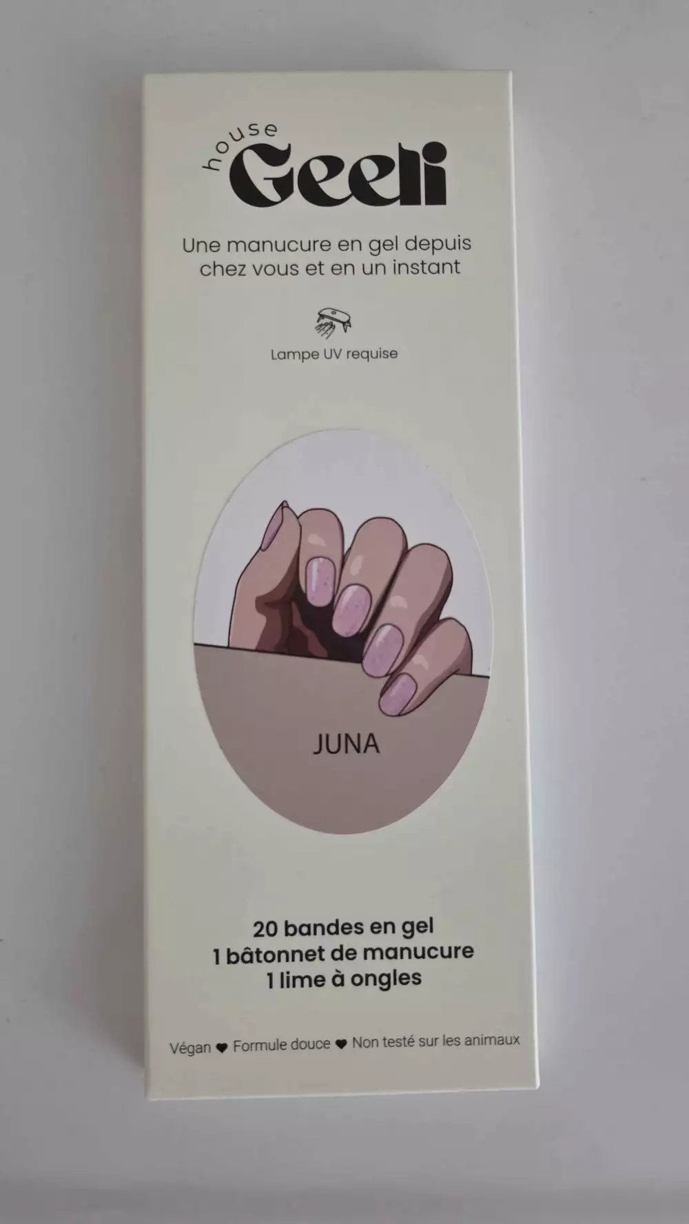 GEELI HOUSE - Juna - Une manucure en gel
