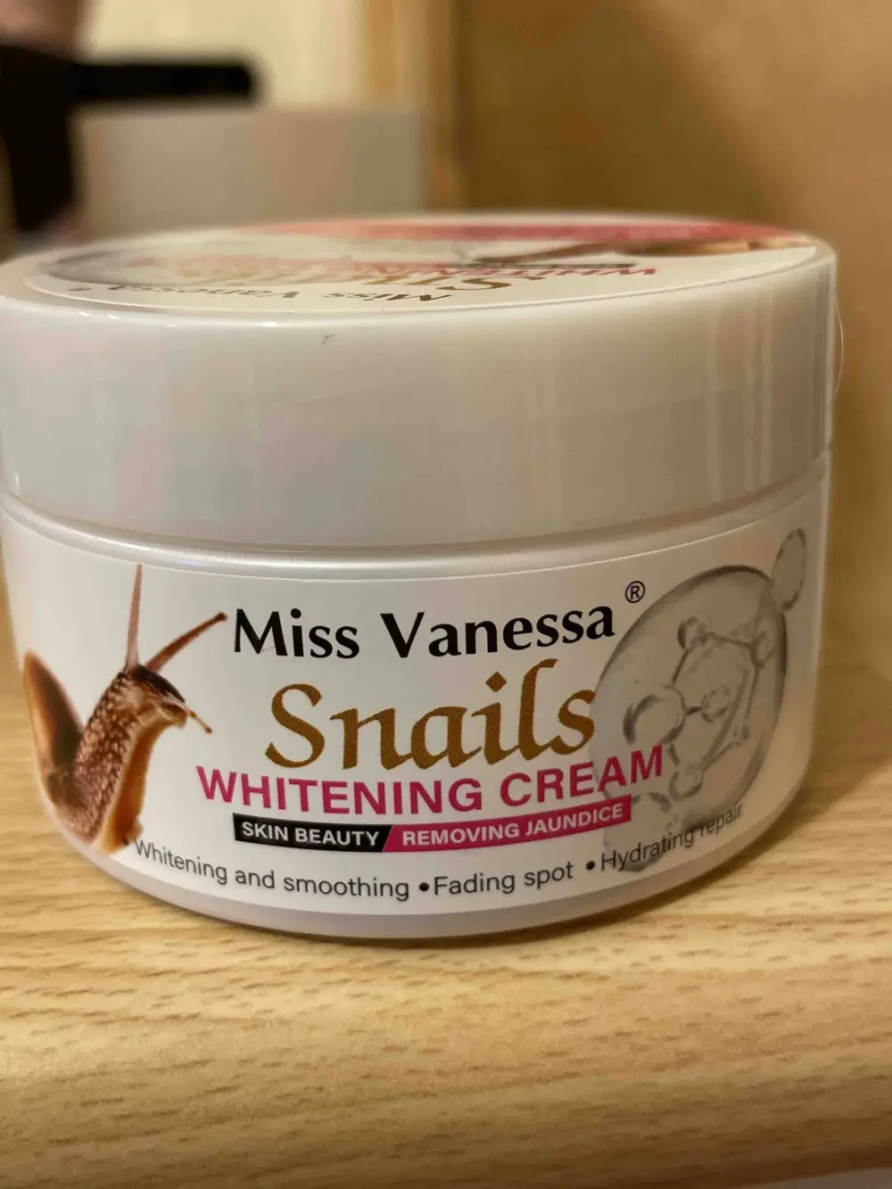 MISS VANESSA - Snails whitening cream