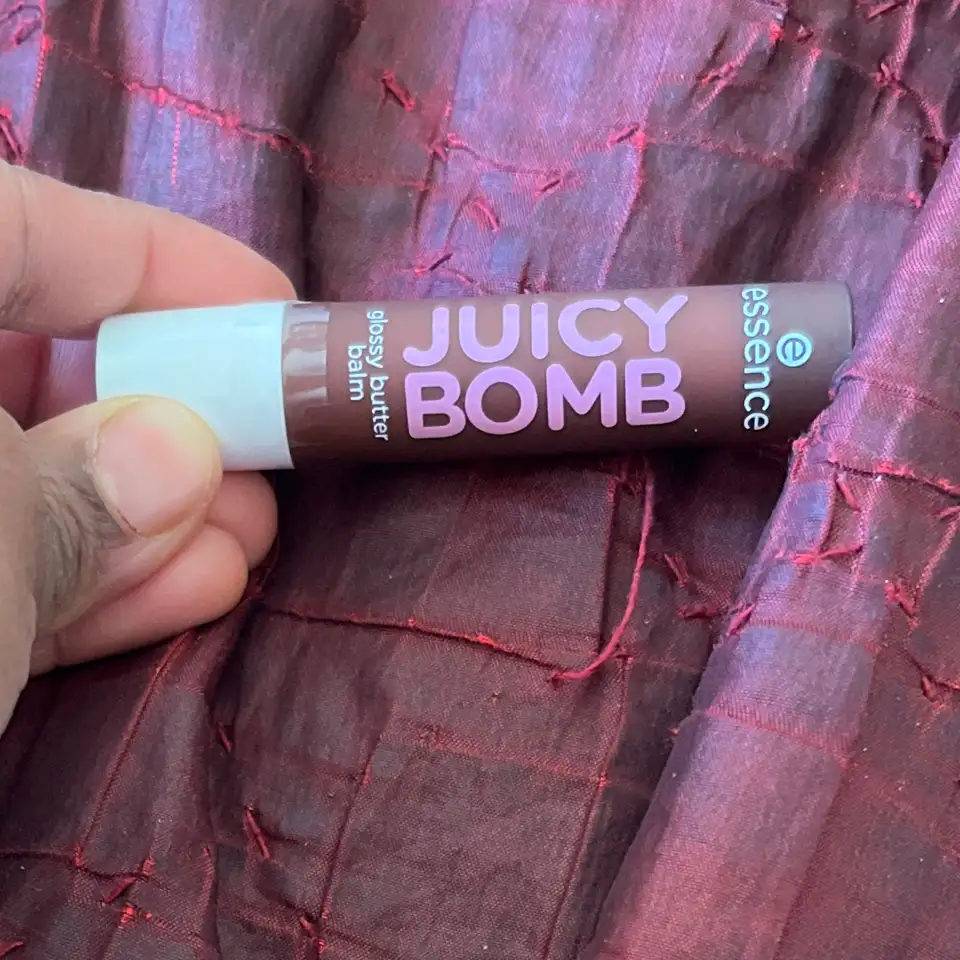 ESSENCE - Juicy bomb - Glossy butter balm