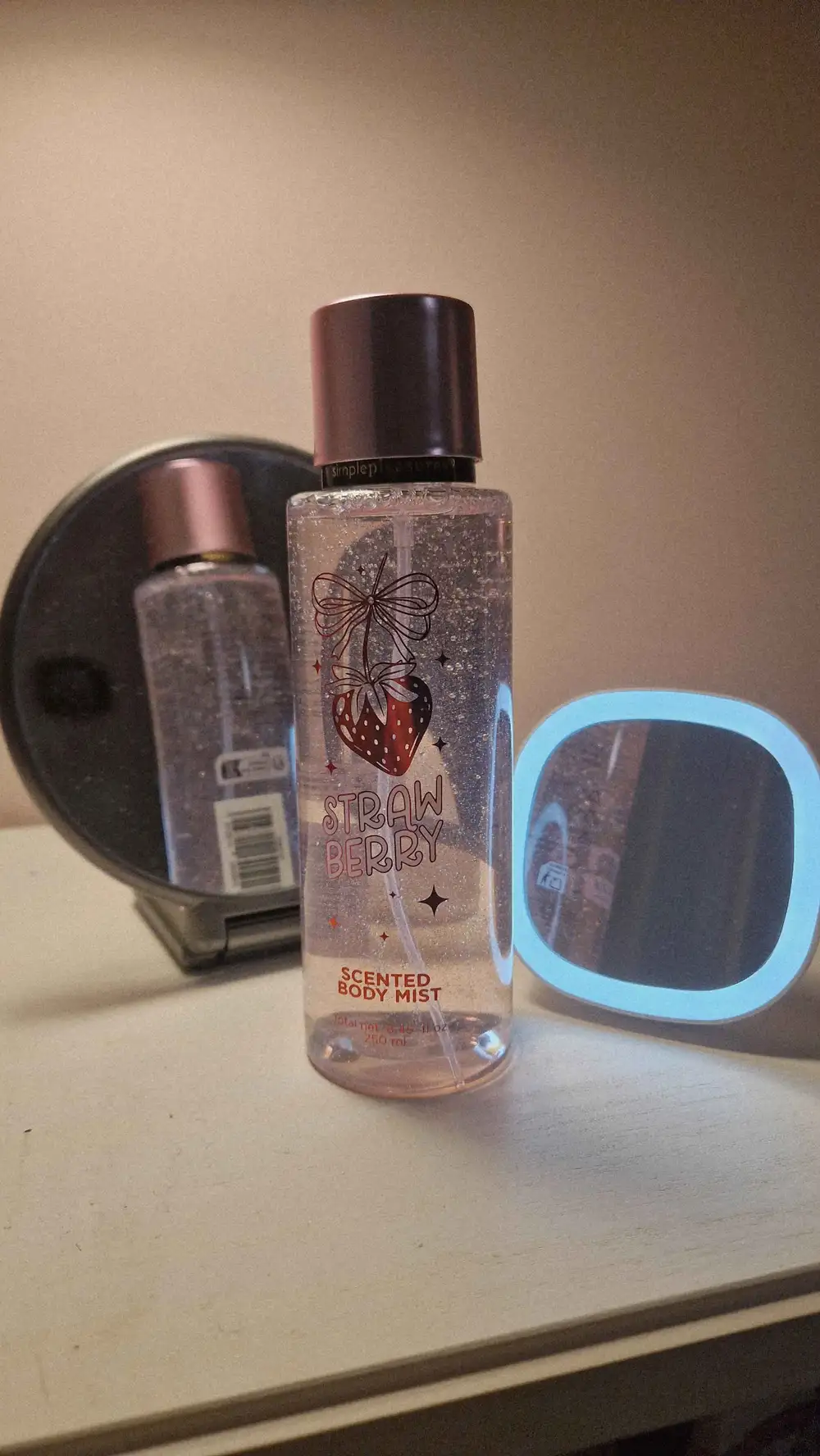 SIMPLEPLEASURES - Strawberry - Scented body mist