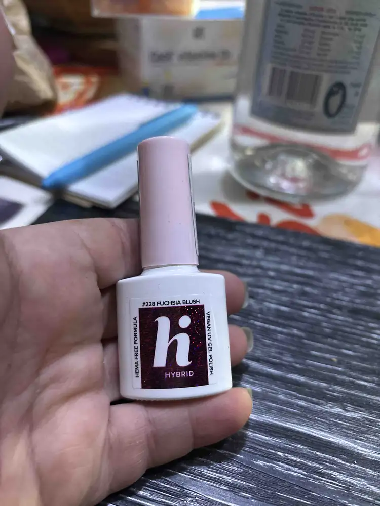 HYBRID - Hema free formula - Vegan UV gel polish