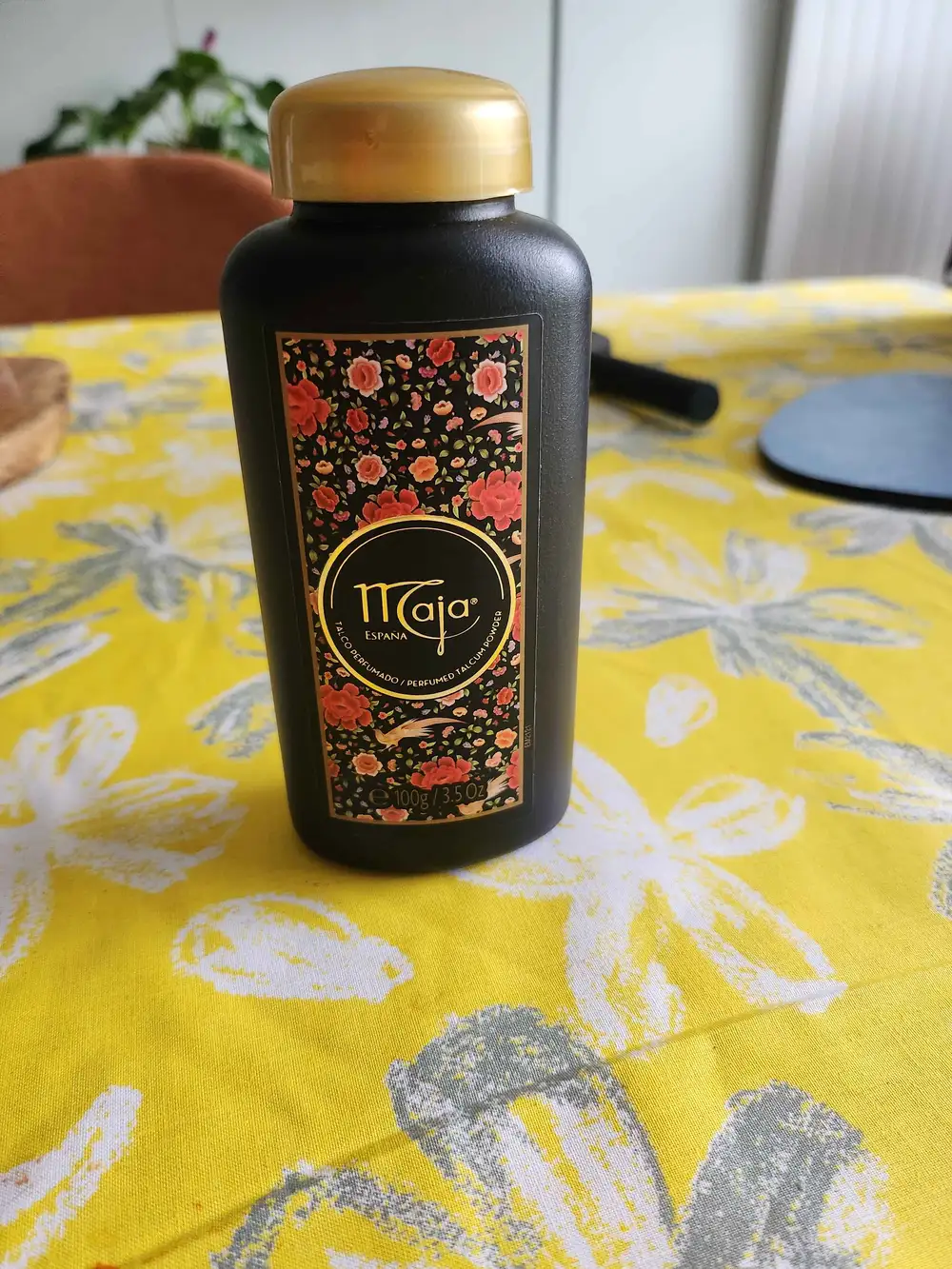MAJA - Perfumed talcum powder