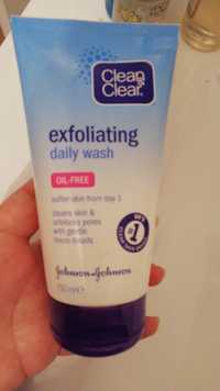 CLEAN & CLEAR - Exfoliating daily wash