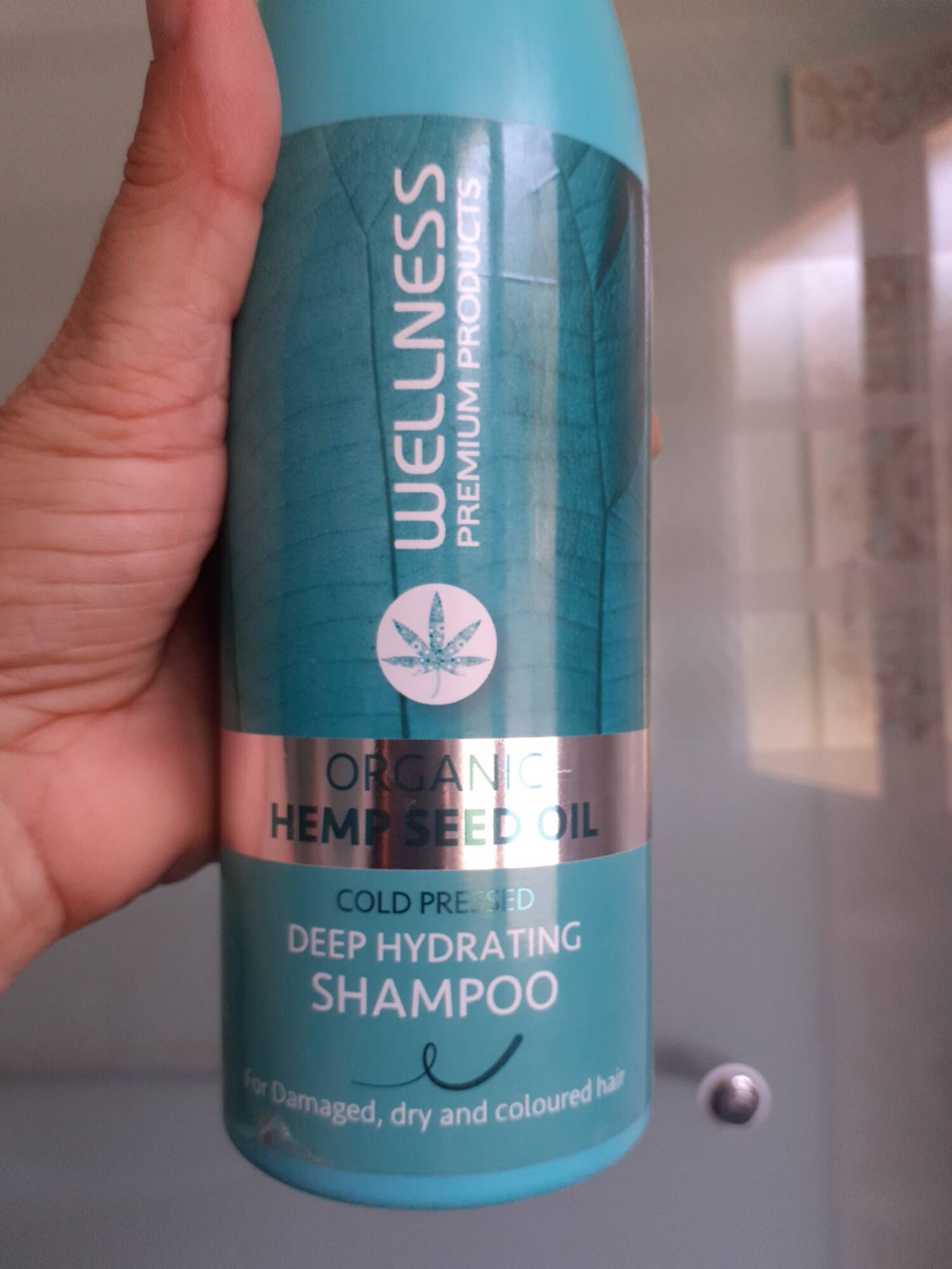 WELLNESS - Organic hemp seed oil - Deep hydrating shampoo