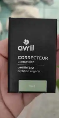 AVRIL - Correcteur vert