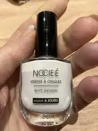 NOCIBÉ - White sneakers - Vernis à ongles 300