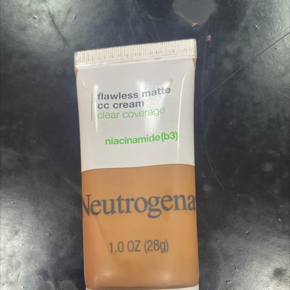 NEUTROGENA - Flawless matte CC cream amber 8.0