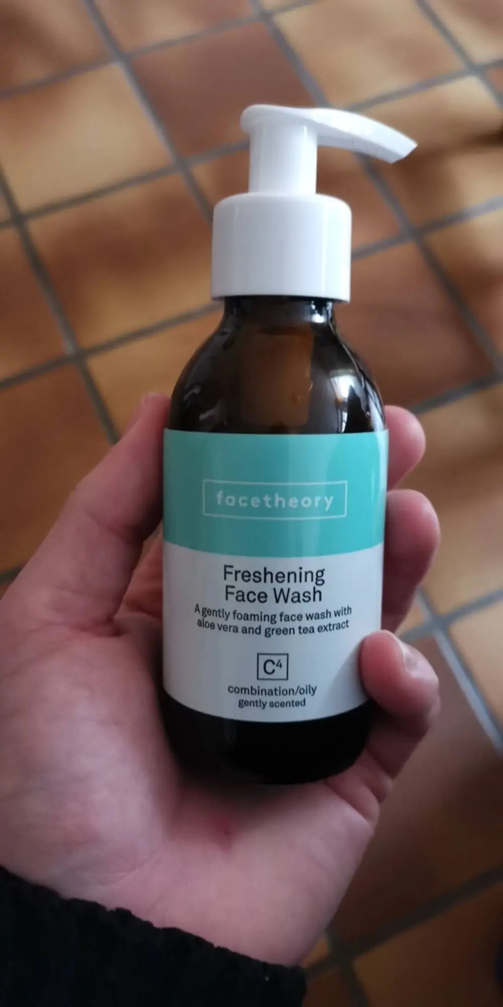 FACETHEORY - Freshening face wash