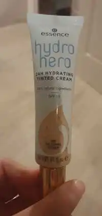 ESSENCE - Hydro hero - 14h hydrating tinted cream