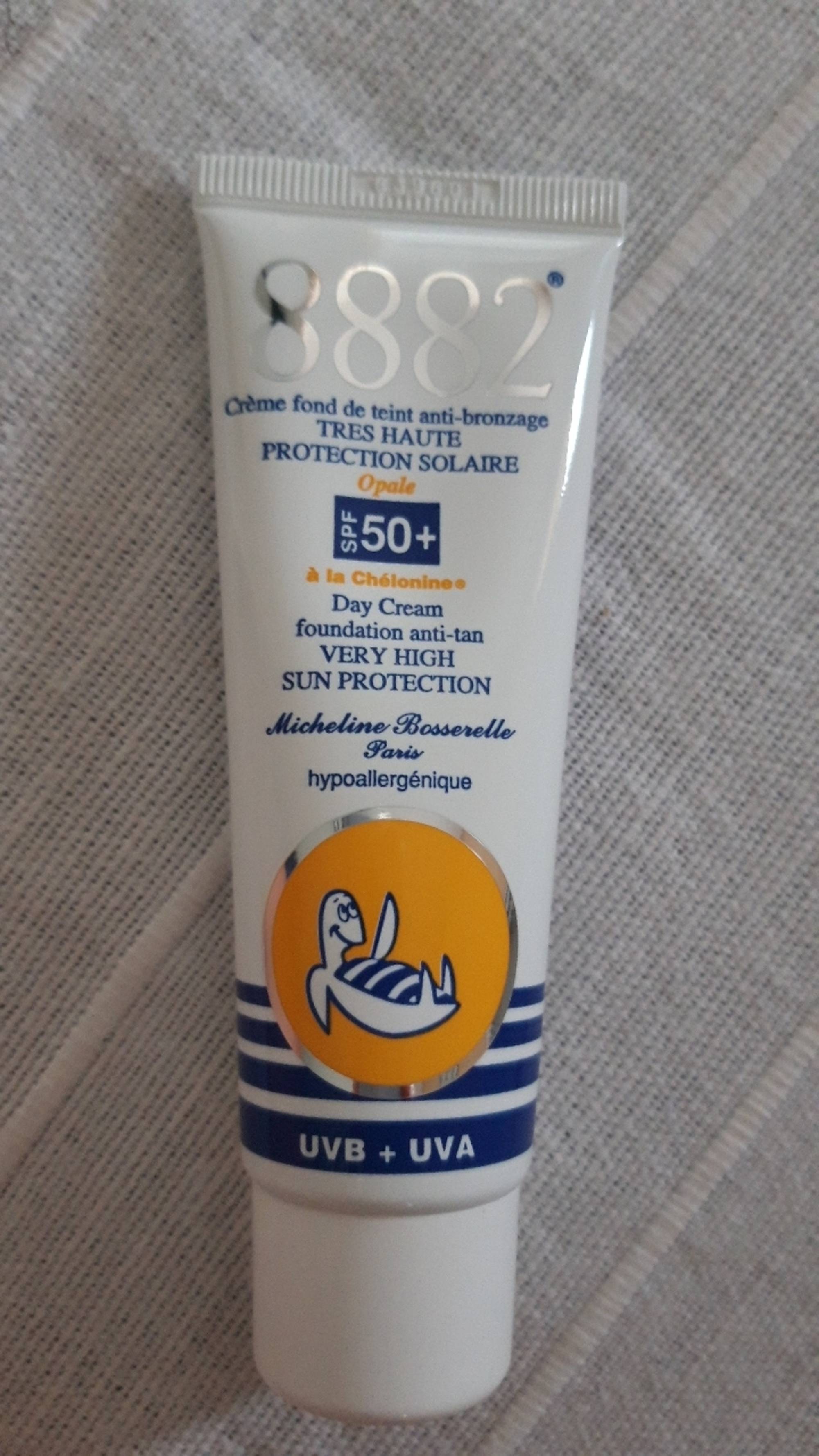 8882 - Crème fond de teint anti-bronzage SPF 50+