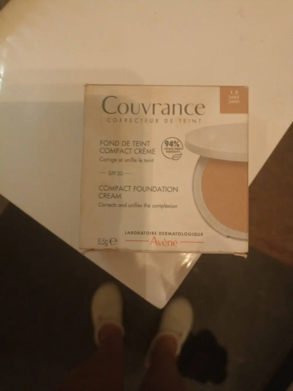 AVÈNE - Couvrance - Fond de teint compact crème 1.2 sable