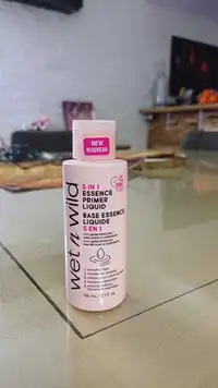 WET N WILD - Base essence liquide 5 en 1