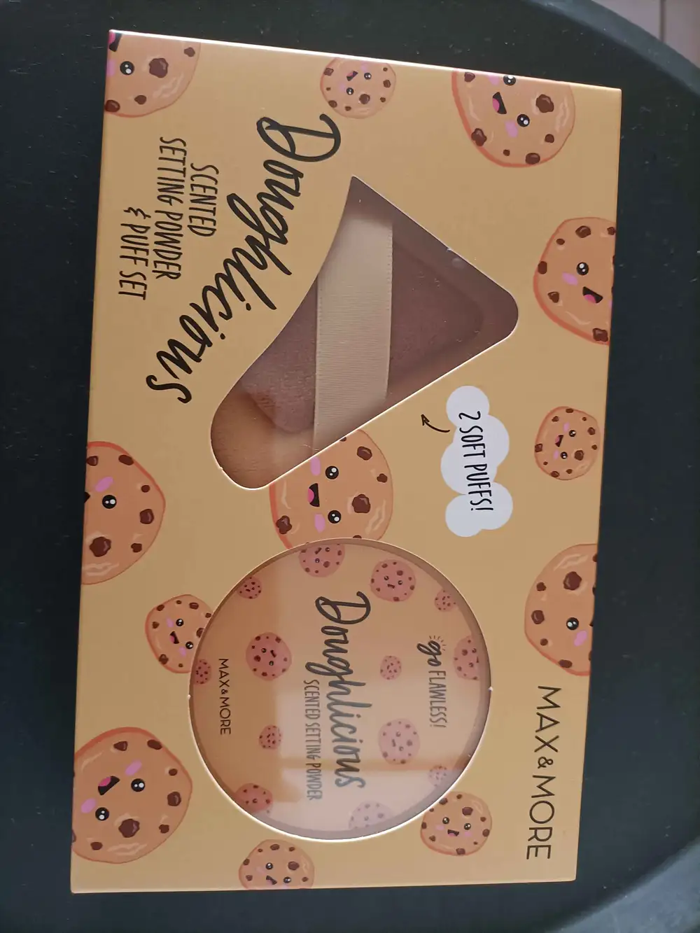 MAX & MORE - Doughlicious - Scented setting powder & puff set