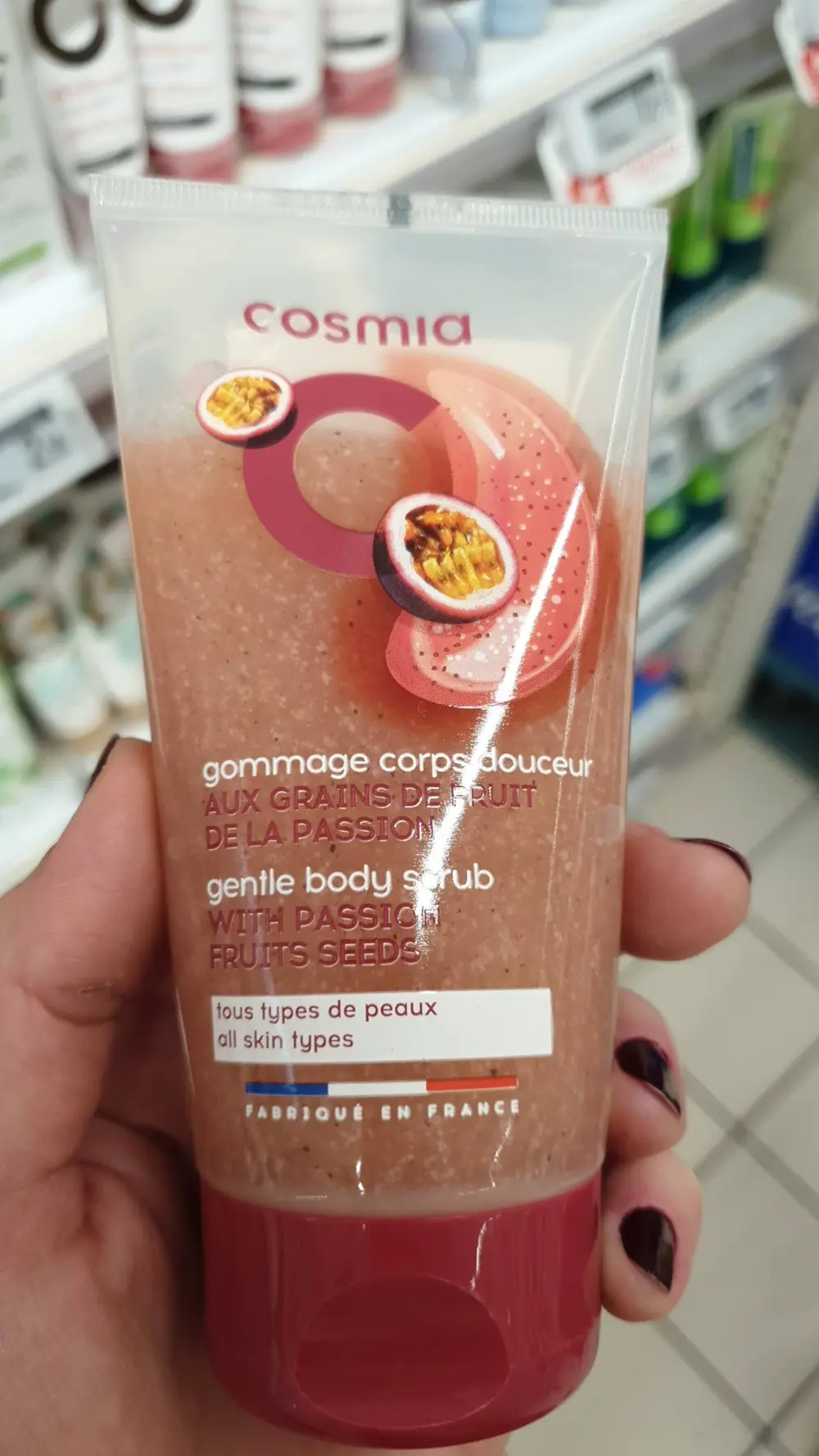 COSMIA - Gommage corps douceur aux grains de fruit de la passion