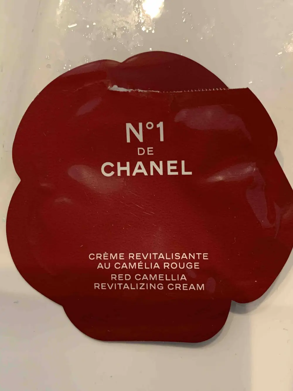 CHANEL - Crème revitalisante au camélia rouge